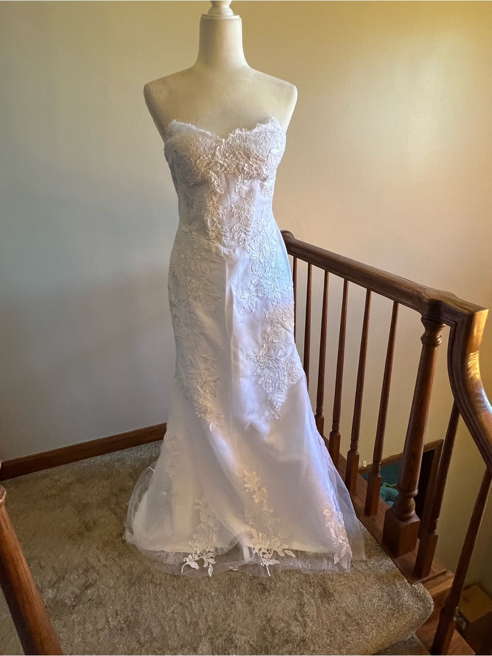 NWT Lace overlay Strapless White Lace Wedding Dress size 6 Bra inside